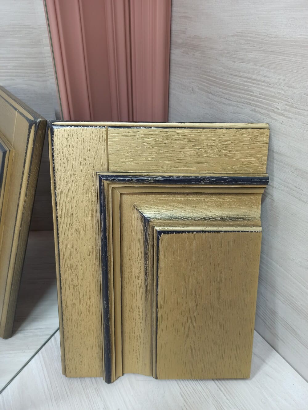 Мебельный фасад из МДФ эмаль с патиной Лиссабон 1